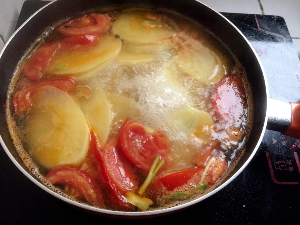 西红柿洋芋汤（减肥无辣）的做法 步骤2