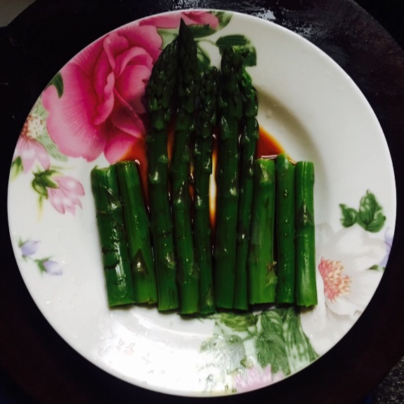 白灼芦笋