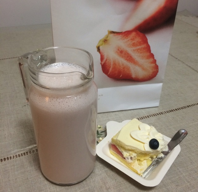 自制草莓奶昔