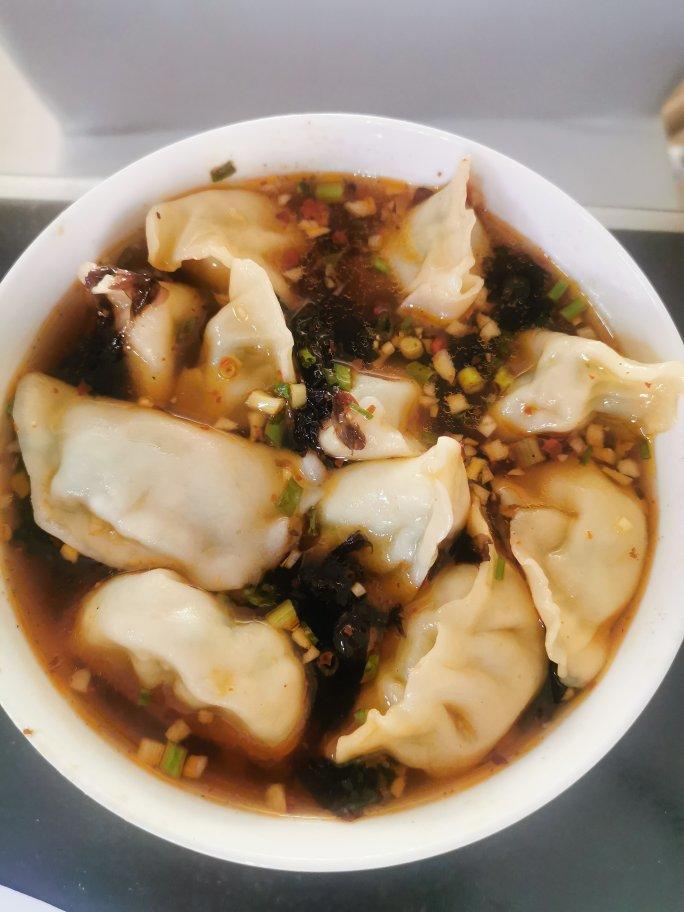 酸汤饺子