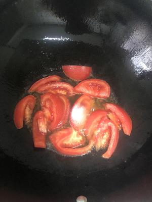番茄鸡蛋蘑菇汤的做法 步骤3