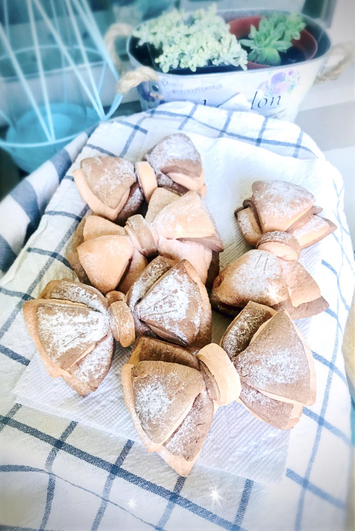 🔥双色蝴蝶结面包❗夏日里的一抹绿