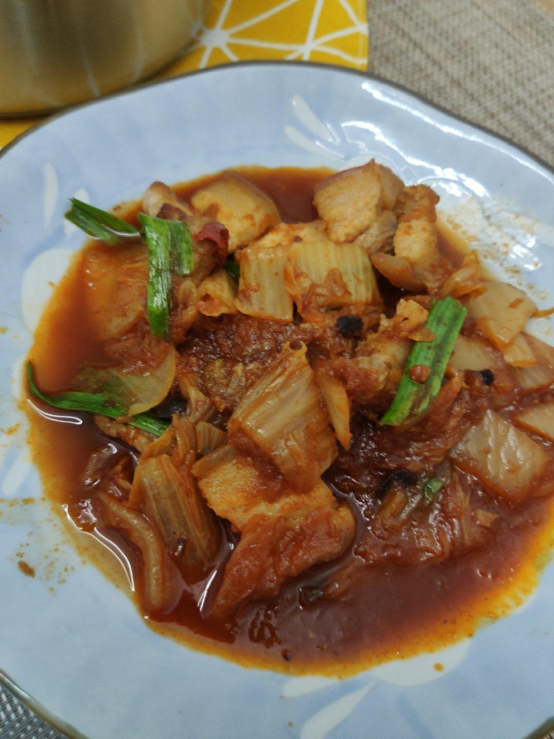 辣白菜炒五花肉
