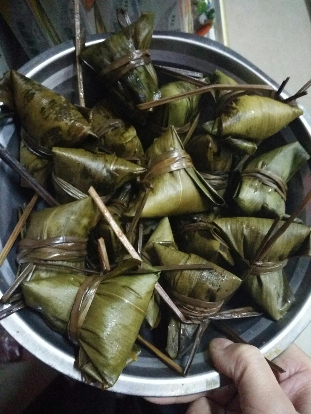蛋黄肉粽的做法