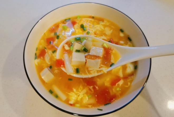 番茄豆腐菌菇汤的做法
