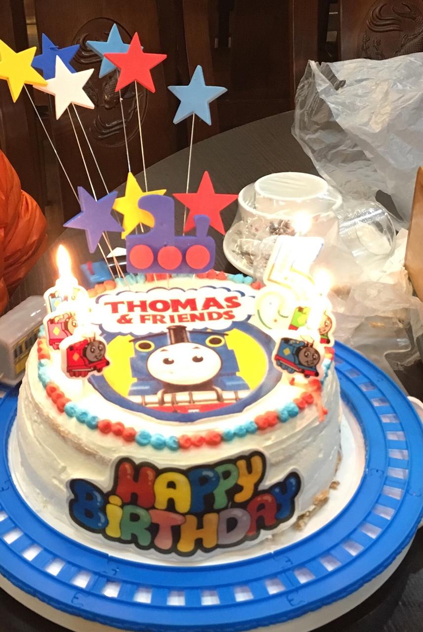 托马斯生日蛋糕