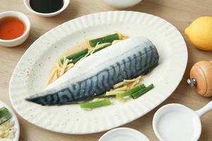 日式夜宵——唐扬鸡块&盐烤青花鱼的做法 步骤3