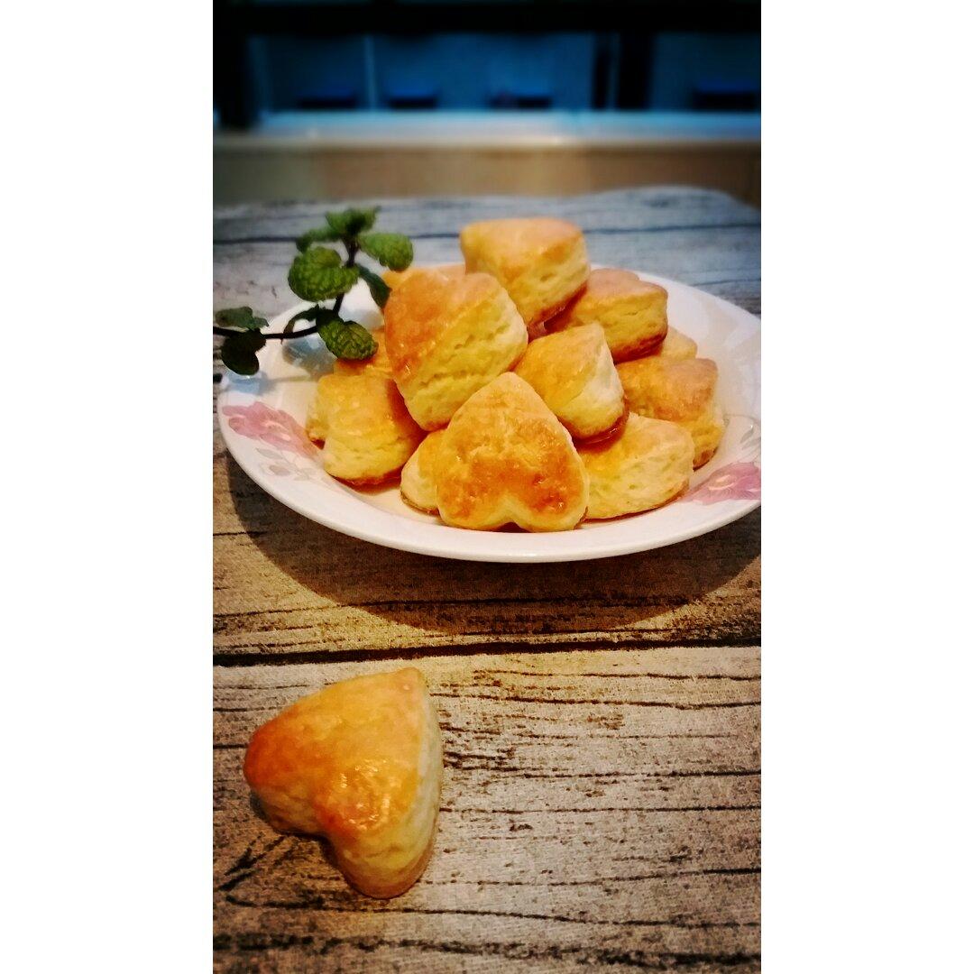 【视频】3分钟 奶油司康Scone(可能是世界上最快手的司康) 消耗淡奶油～