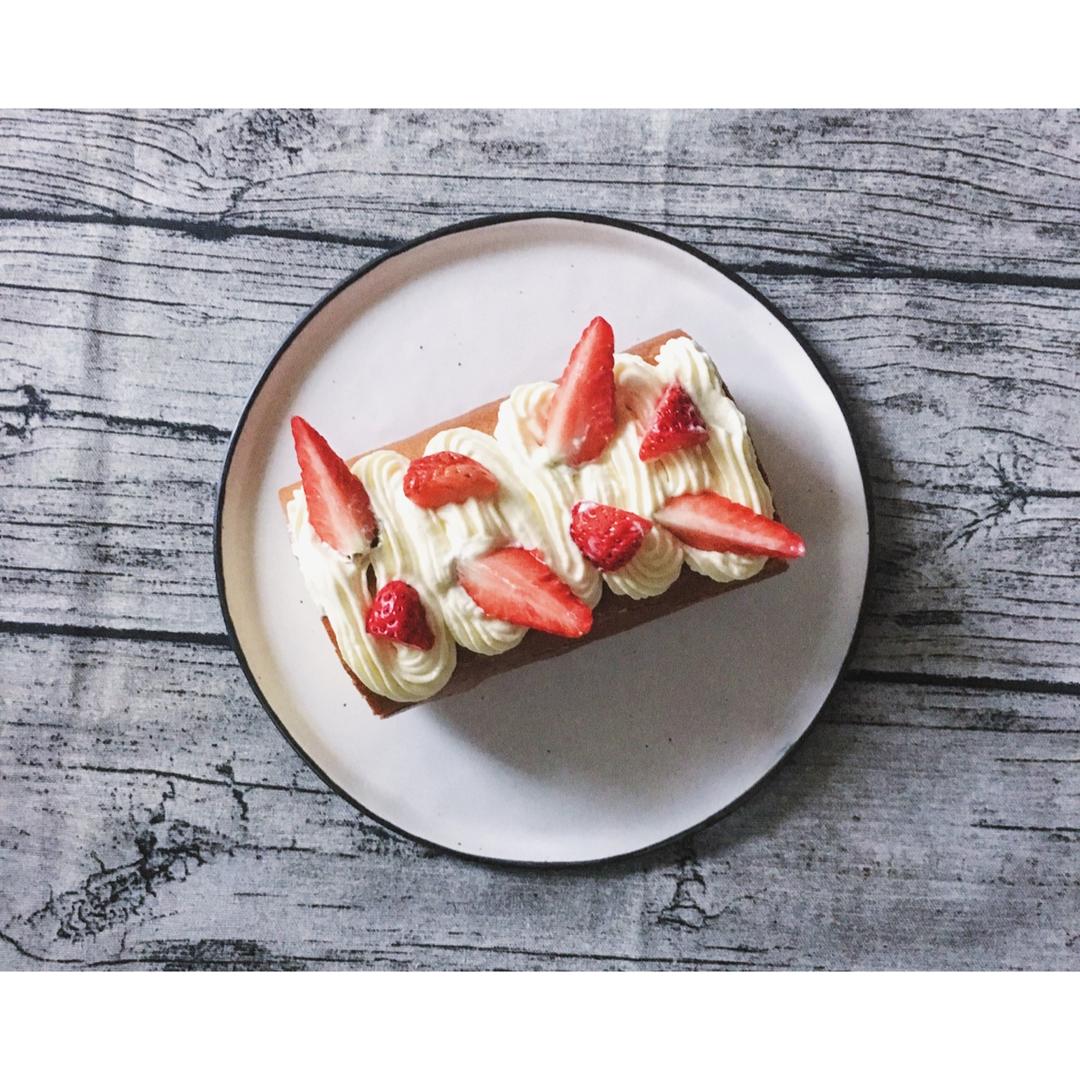 《Tinrry下午茶》教你做基础原味蛋糕卷