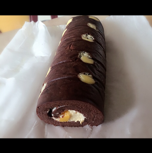 可可奶油波点蛋糕卷