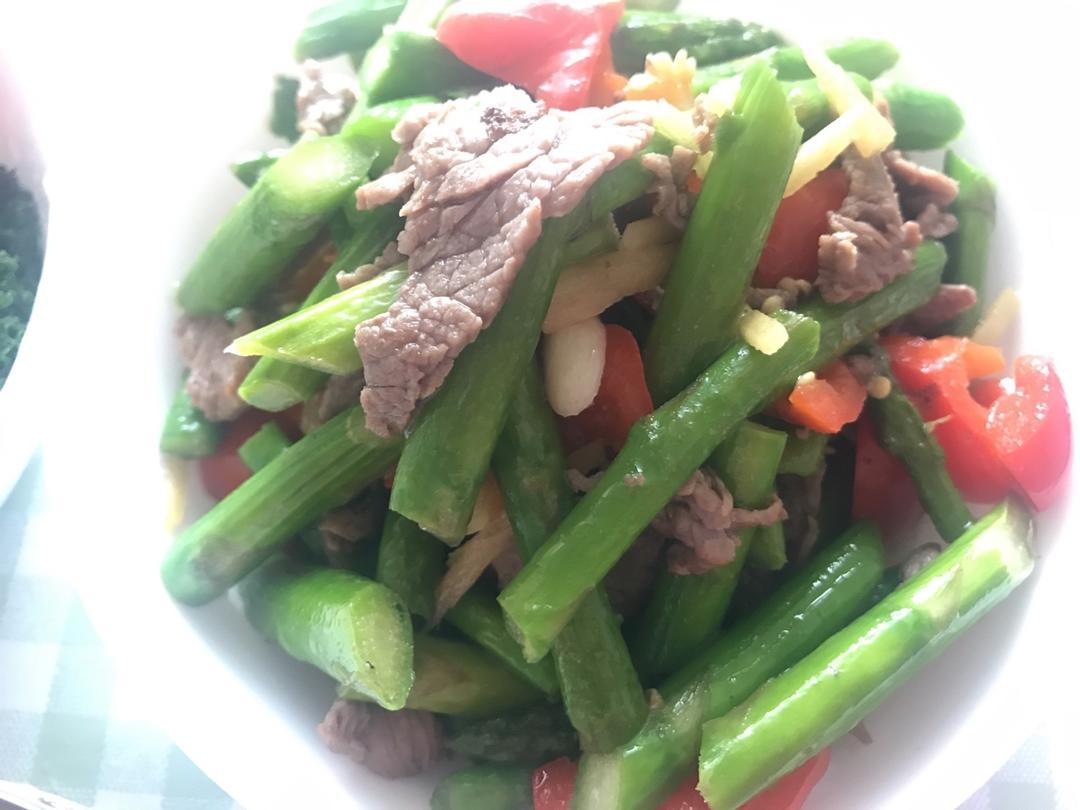芦笋炒牛肉