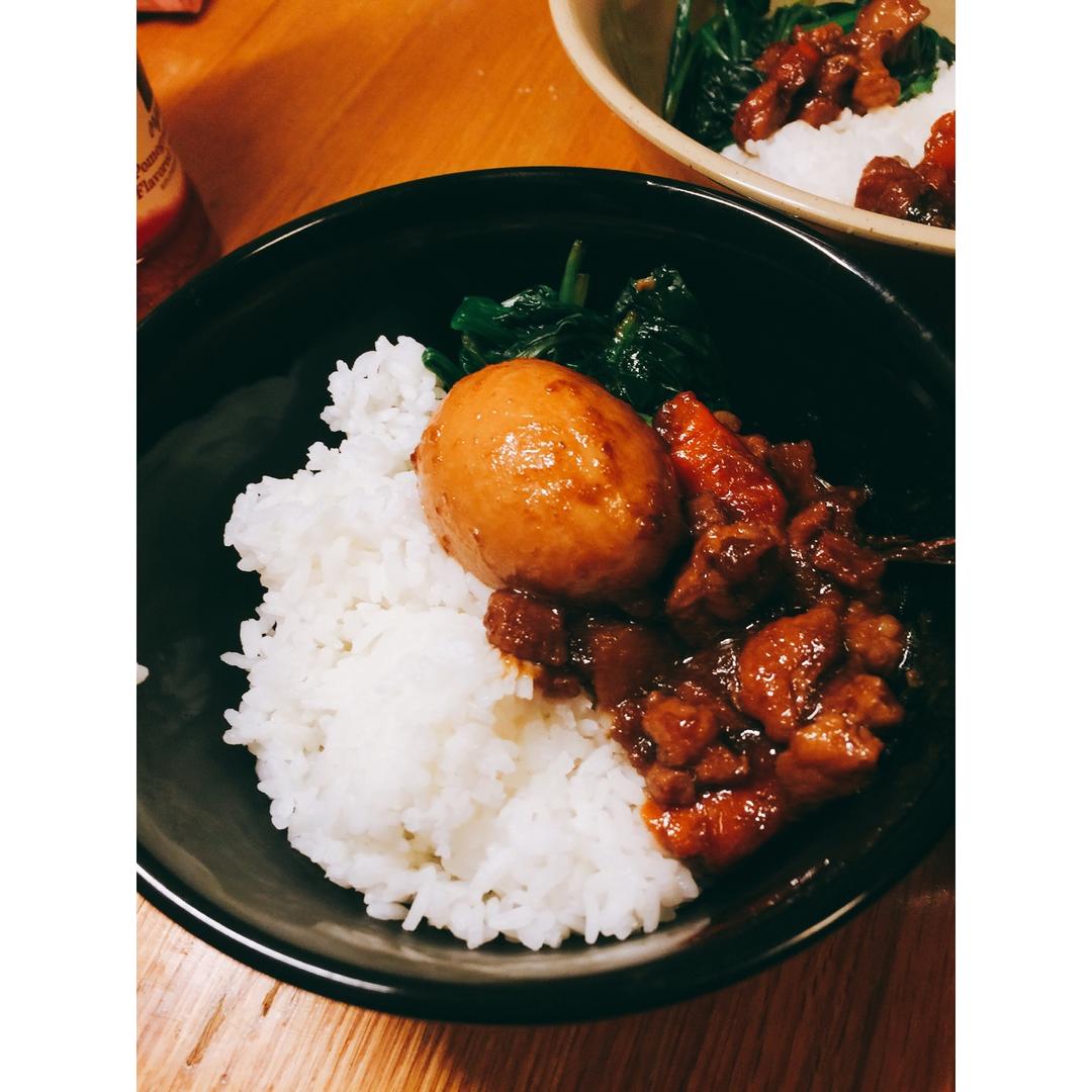 洋葱酥卤肉饭
