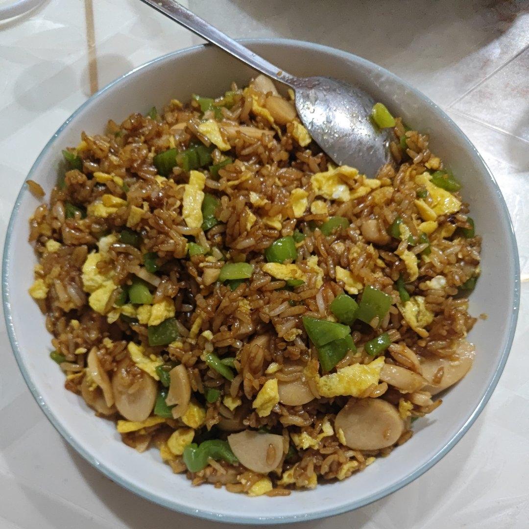 超级好吃的酱油火腿蛋炒饭！