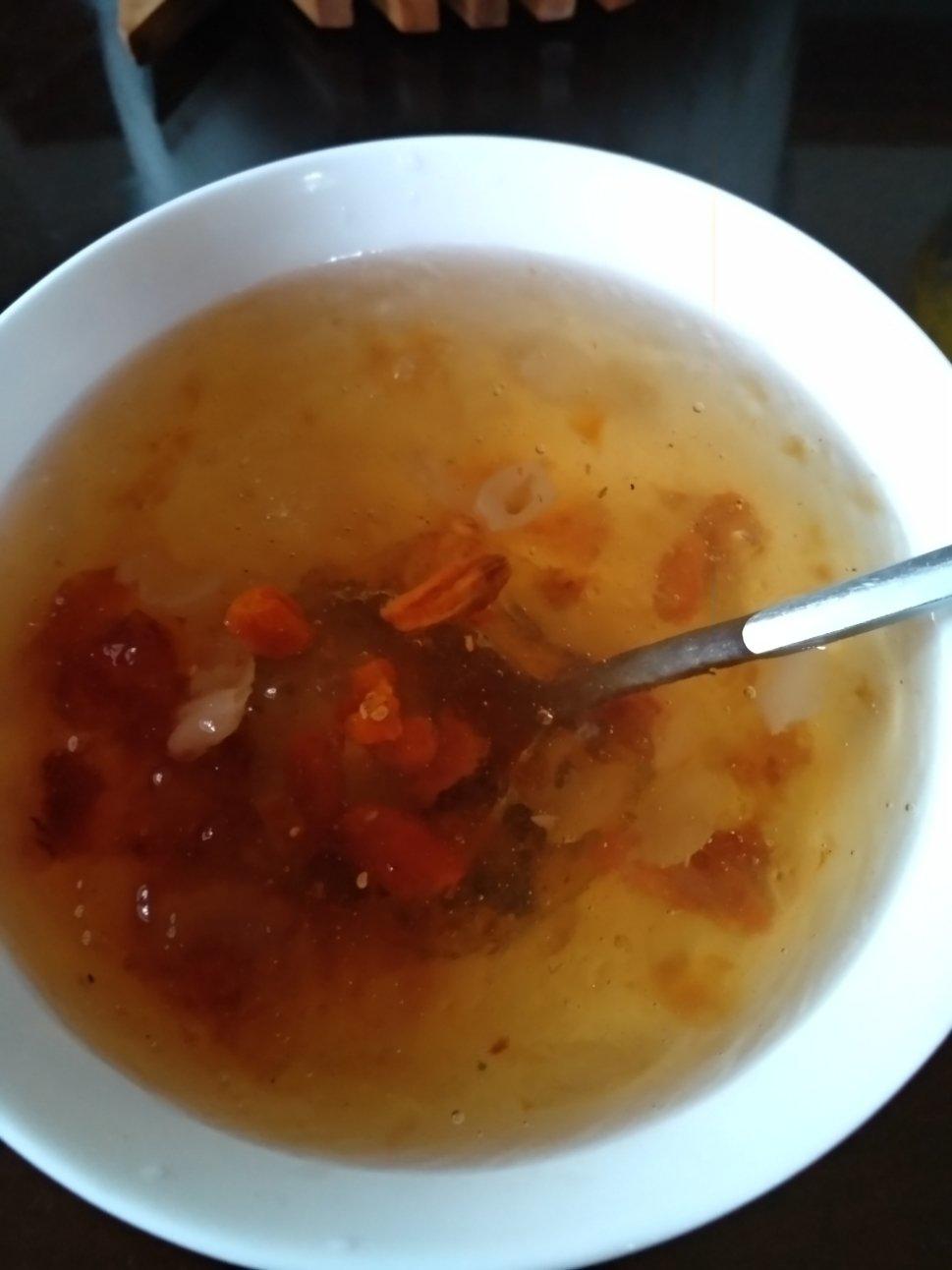 桃胶皂角米雪燕糖水