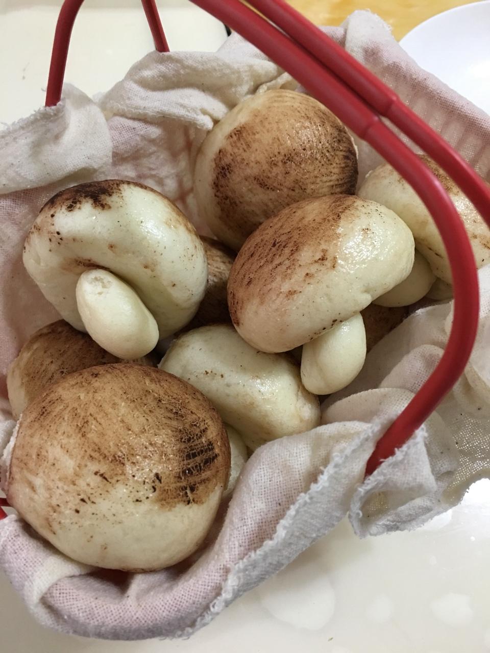 小蘑菇豆沙包