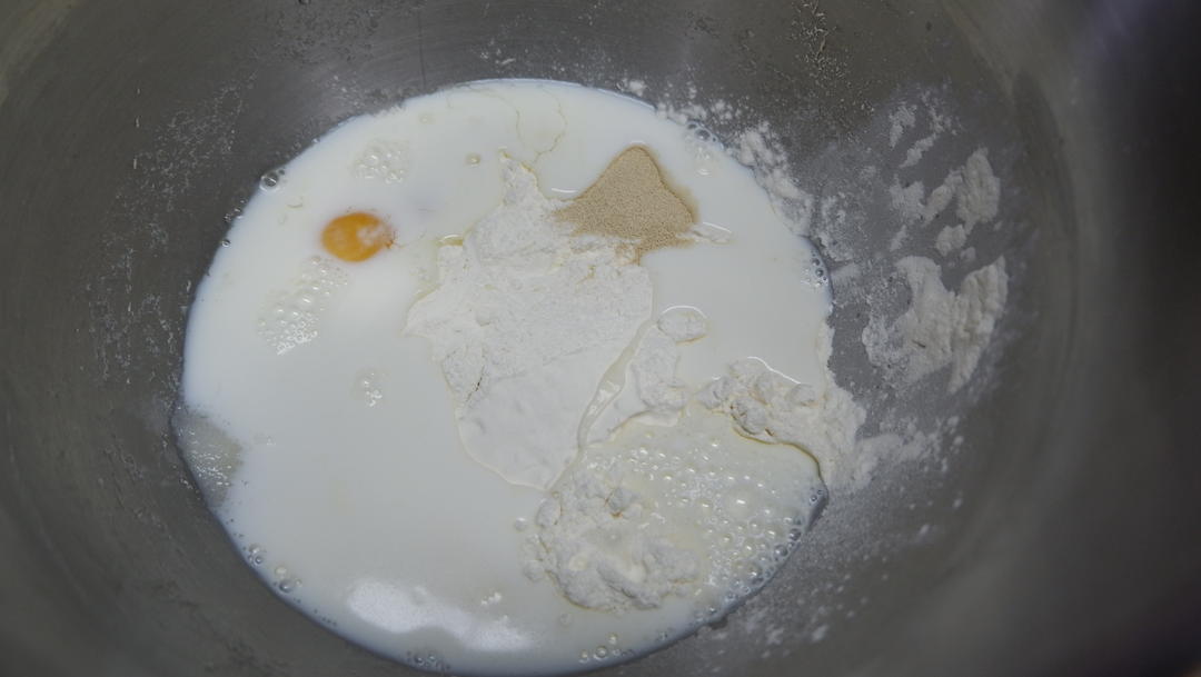 纯奶手撕吐司的做法 步骤1