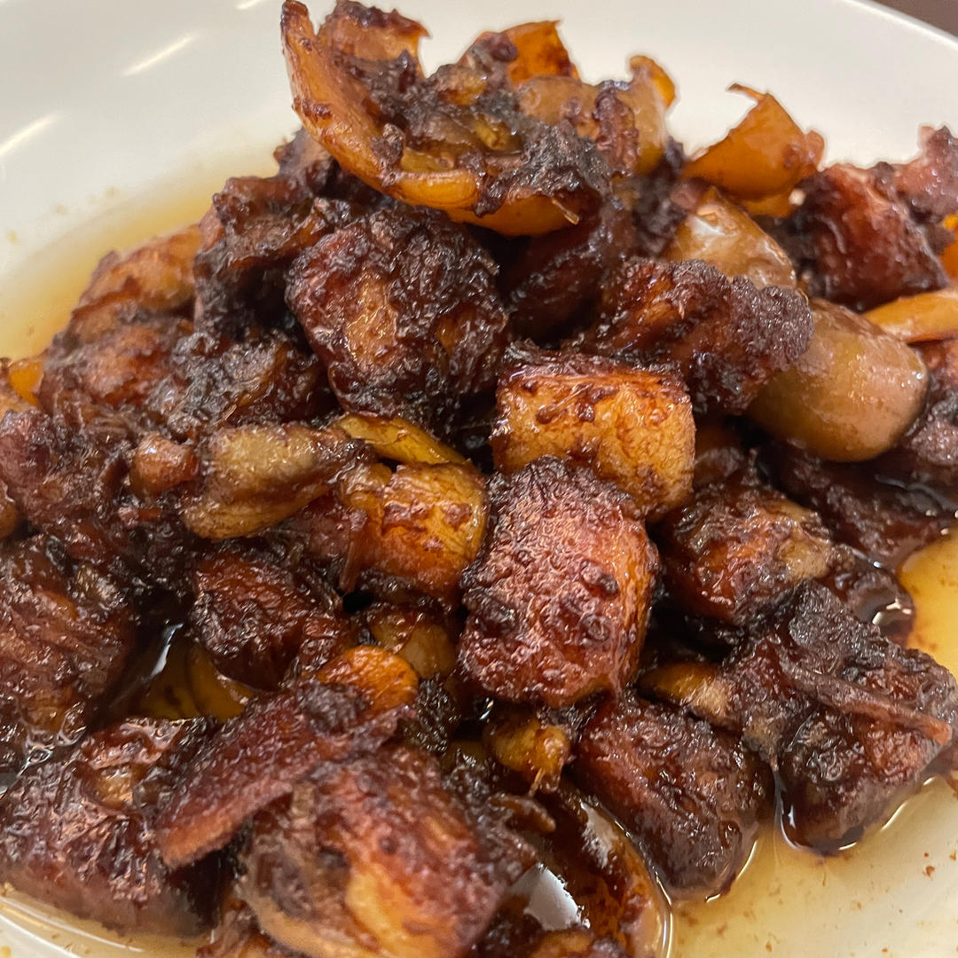 本帮红烧肉熇墨鱼仔