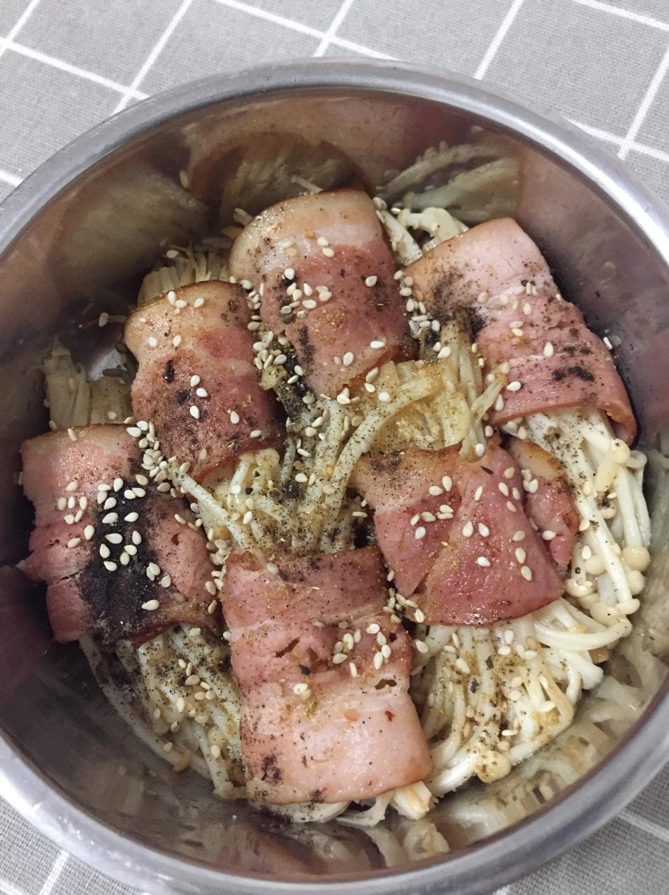 香煎培根金针菇卷