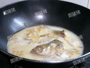 家乡的味道—油豆腐煮鱼的做法 步骤7