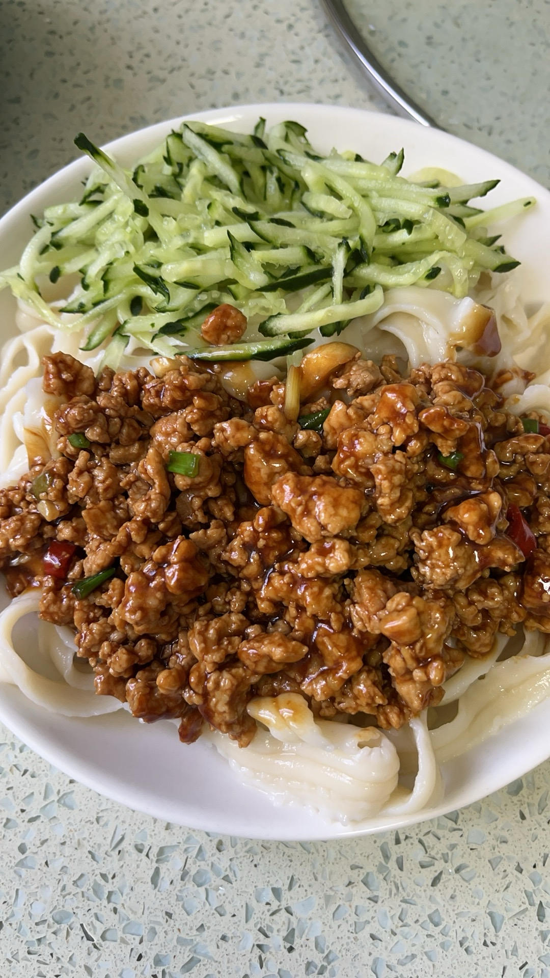 真想让你们尝尝这碗肉酱拌面🍜太香太香了