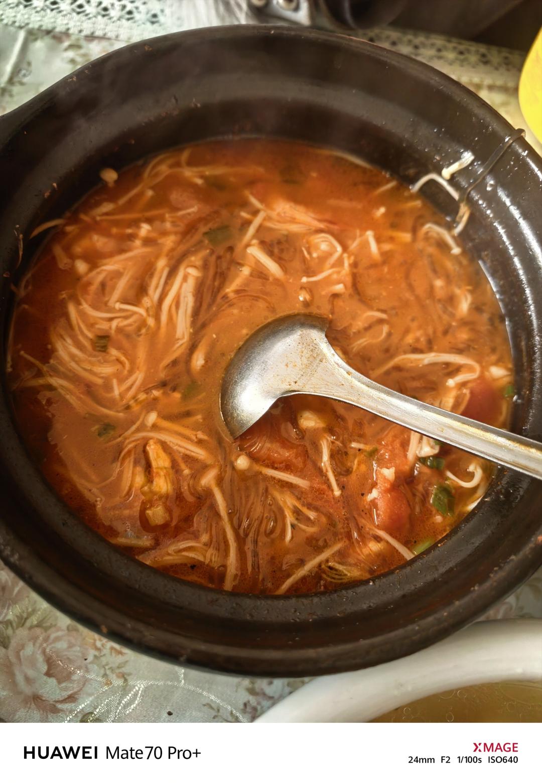 不加一滴水的番茄虾仁浓汤，鲜美浓郁~