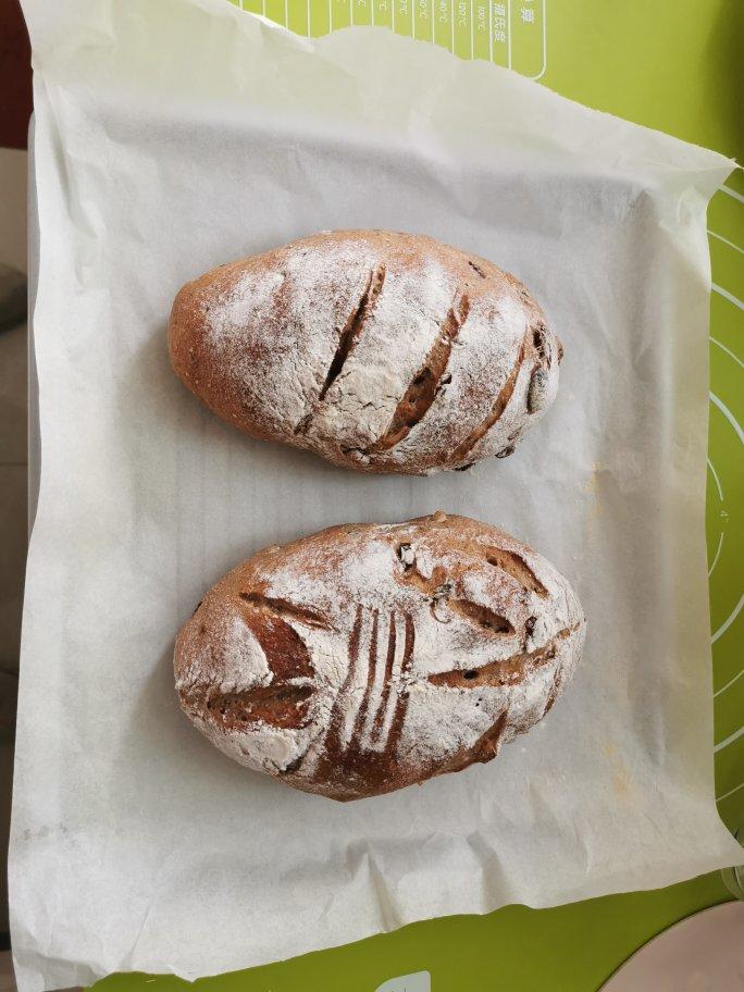 全麦蔓越莓核桃软欧包