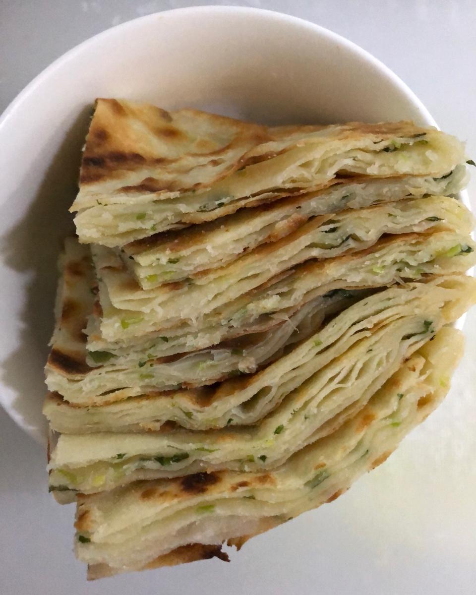 酥脆版葱油饼 看向往的生活也想吃葱油饼配香肠