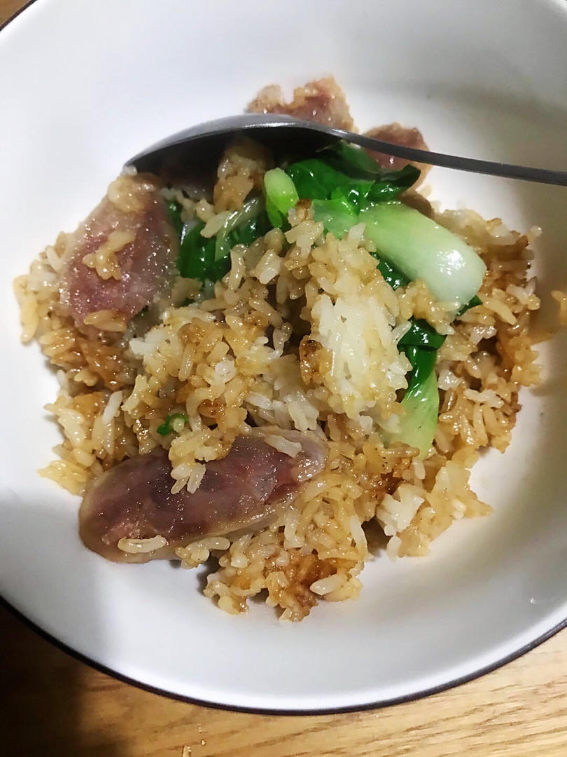 腊味煲仔饭，20分钟饭菜同出