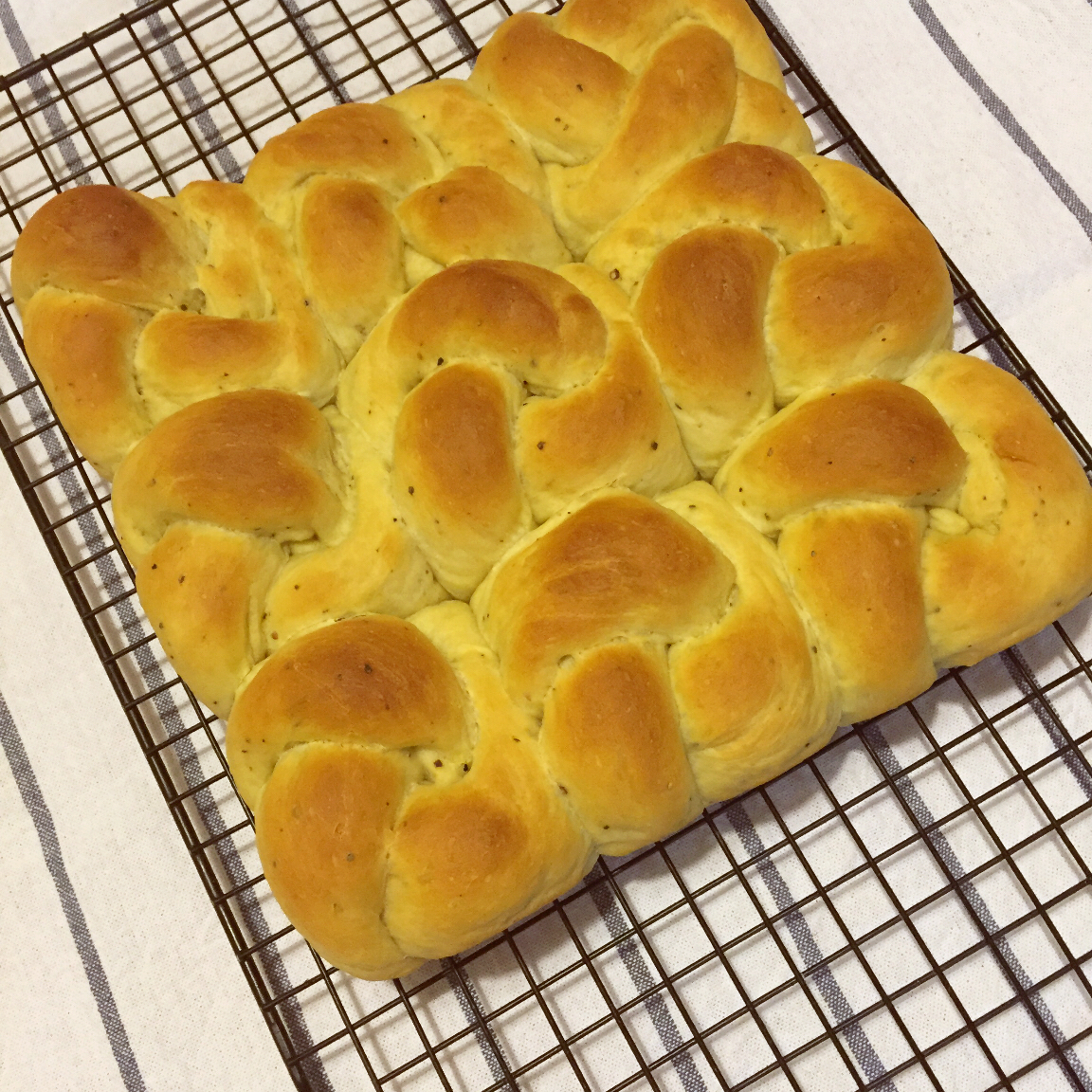 牛油果酸奶小餐包