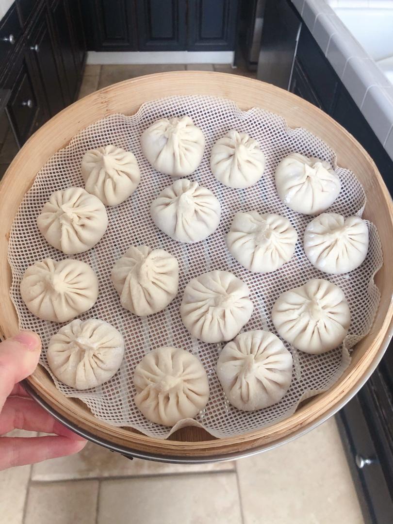 不用熬皮冻也能灌汤的小笼包