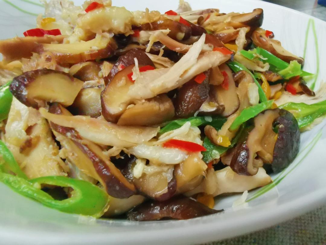香菇炒鸡胸肉