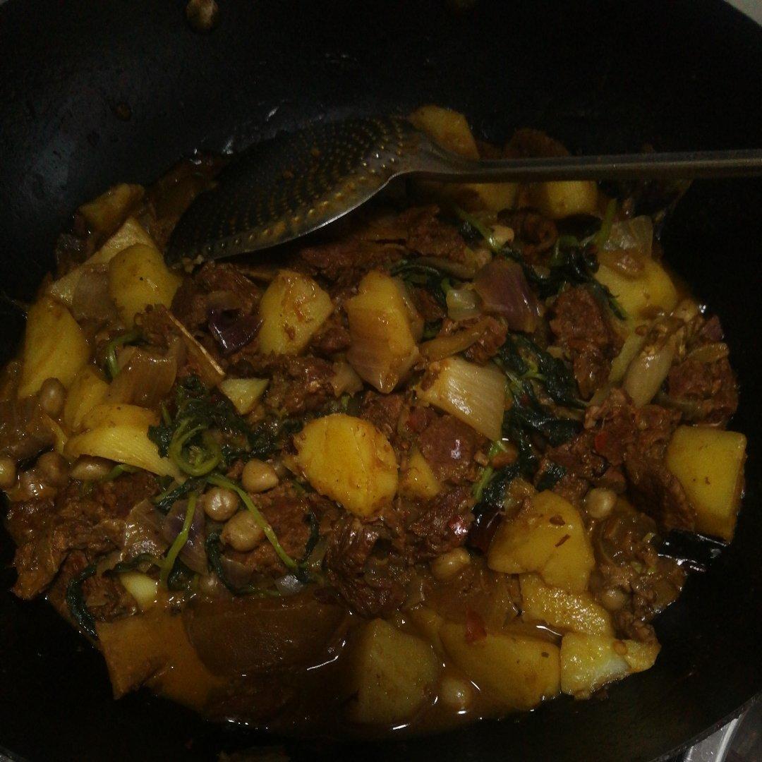土豆炖牛肉