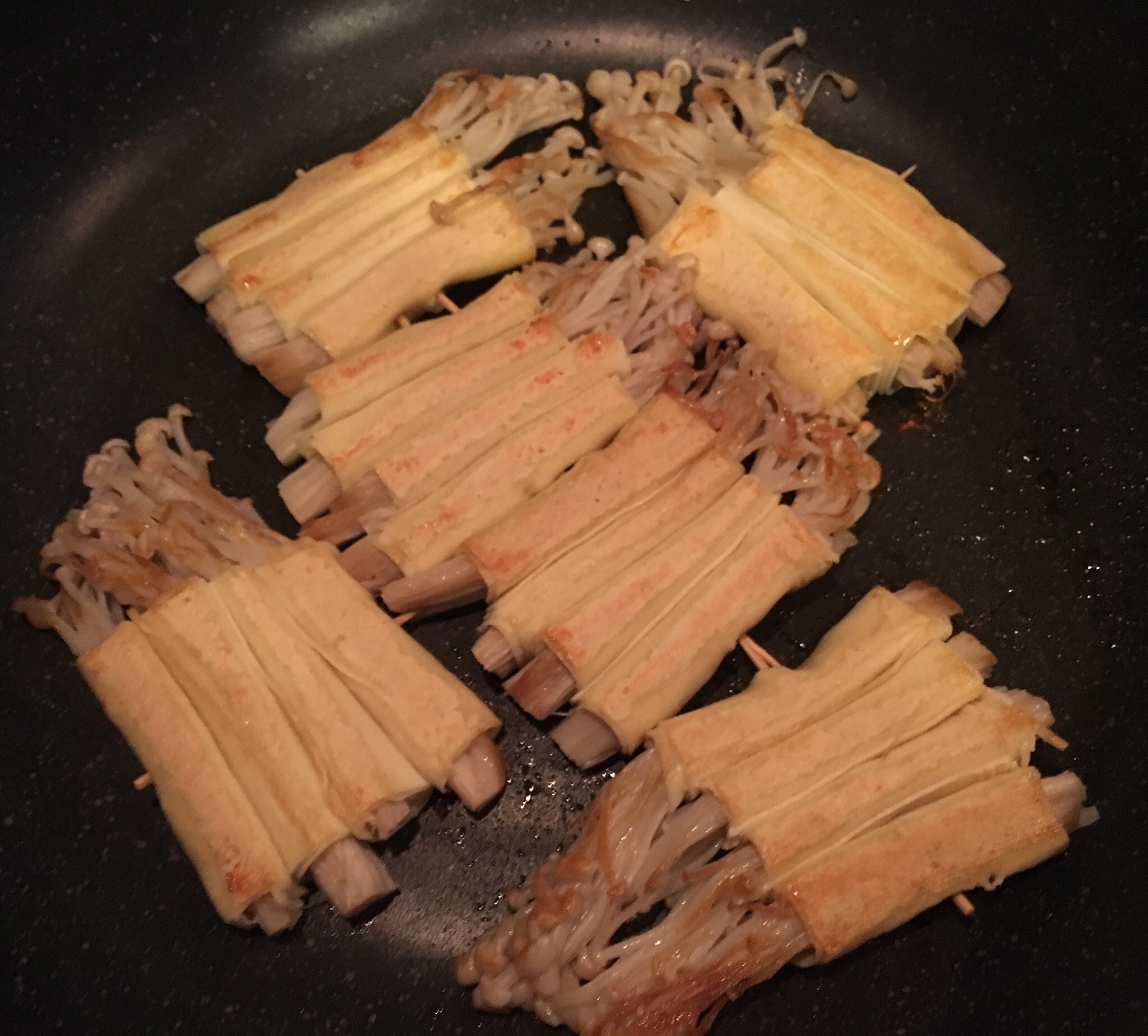 烧烤味的豆腐皮卷金针菇的做法 步骤9