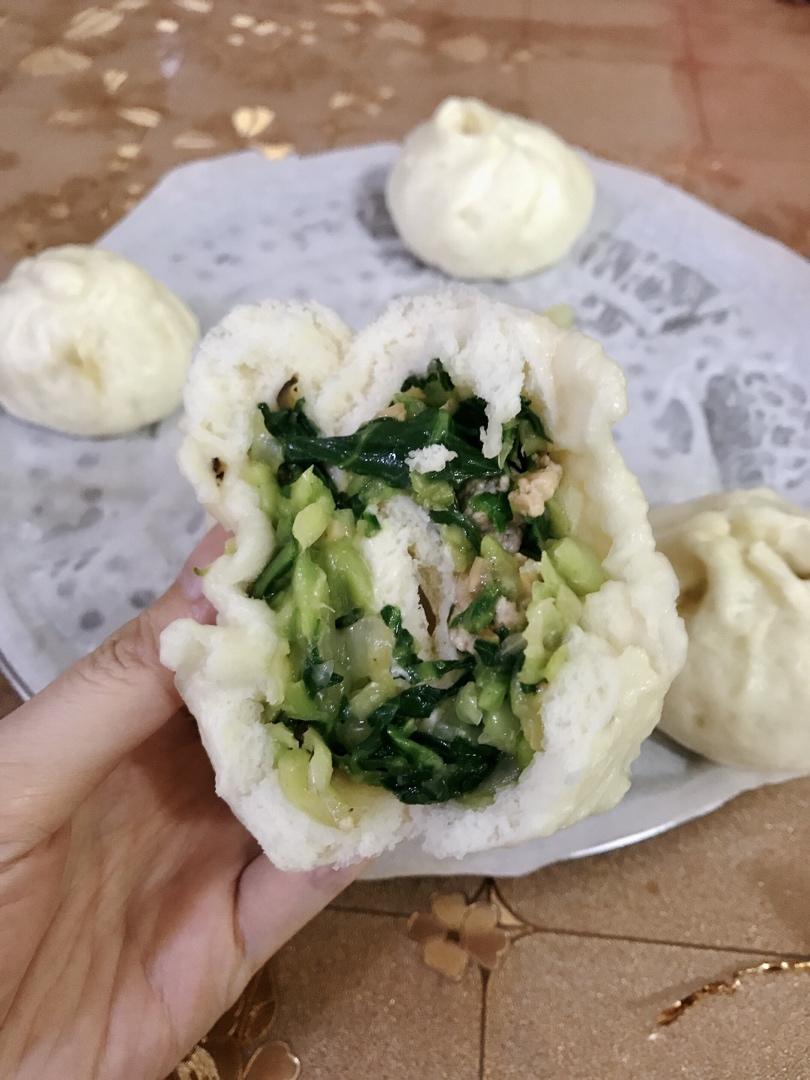 油菜香菇菜包