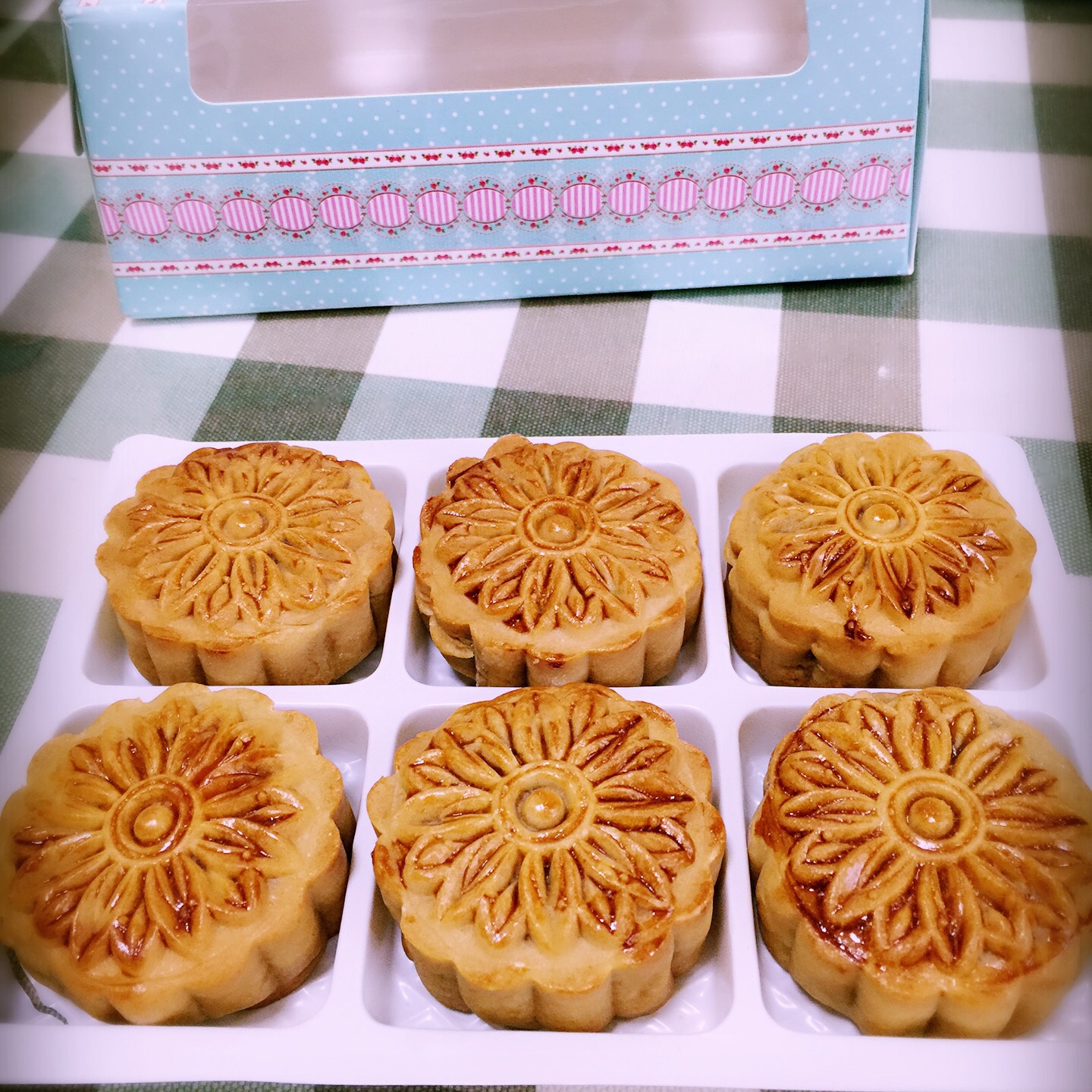 广式月饼——蛋黄莲蓉月饼