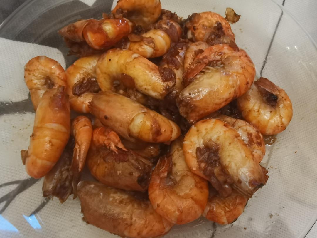 好吃到舔手的蒜爆罗氏虾（零失败，巨好吃)