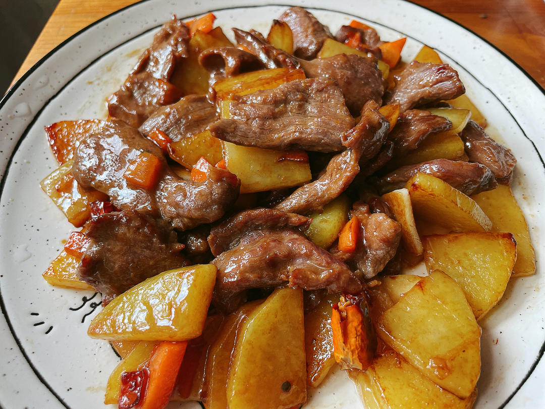 嫩炒牛肉片～～简单快手菜