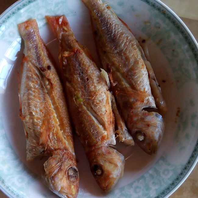 紫色蓝飞雨做的香煎小红鱼