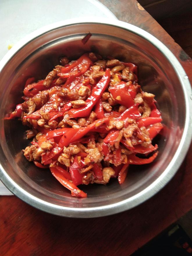 红椒炒肉的做法