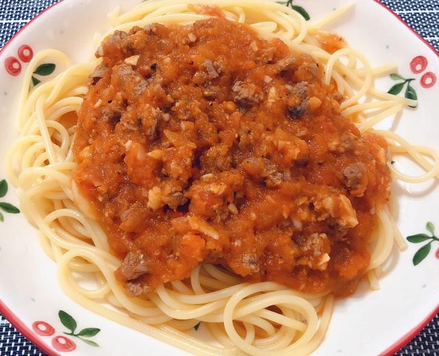 有西红柿洋葱和大蒜就能做的超简单意大利面！的做法