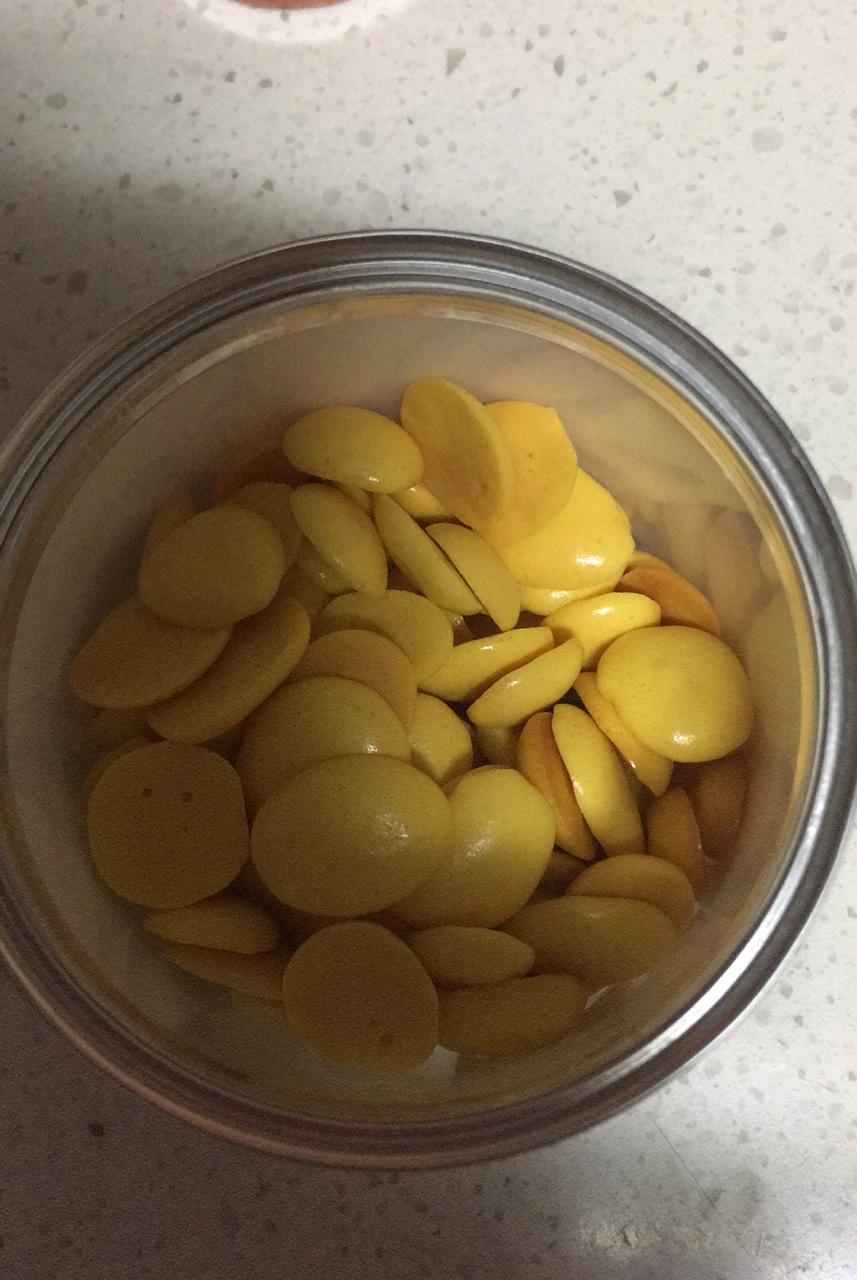 入口即化的无添加蛋黄溶豆