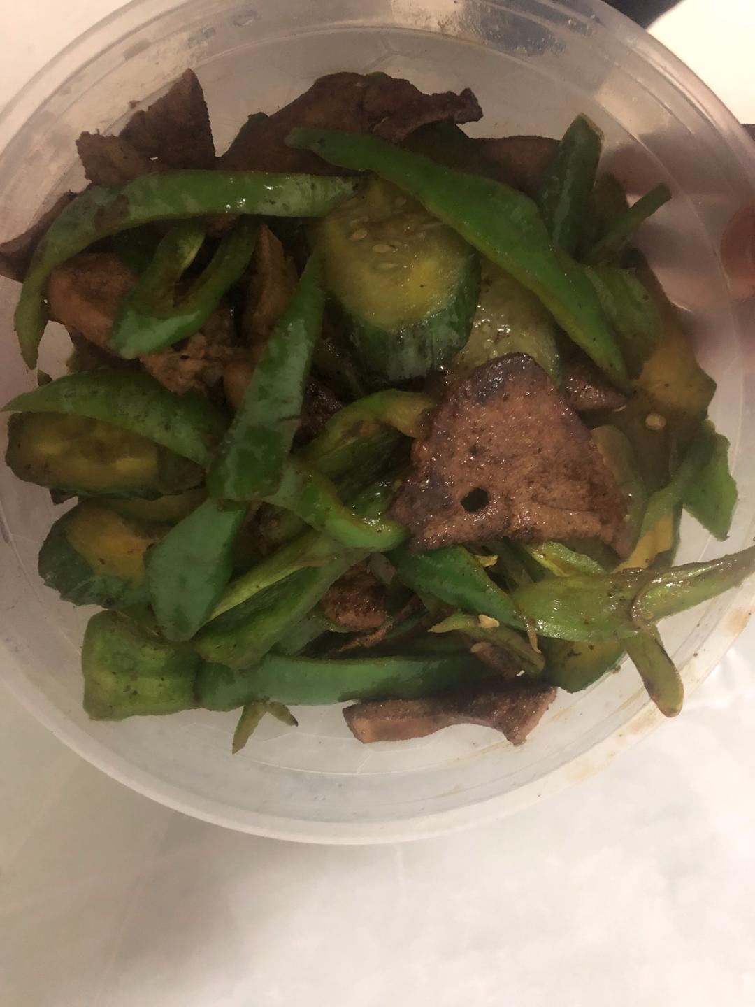 辣椒黄瓜炒猪肝