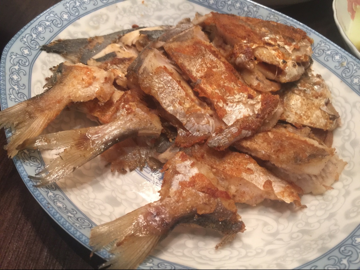 香煎鲳鳊鱼:( 堪比烧烤摊:)