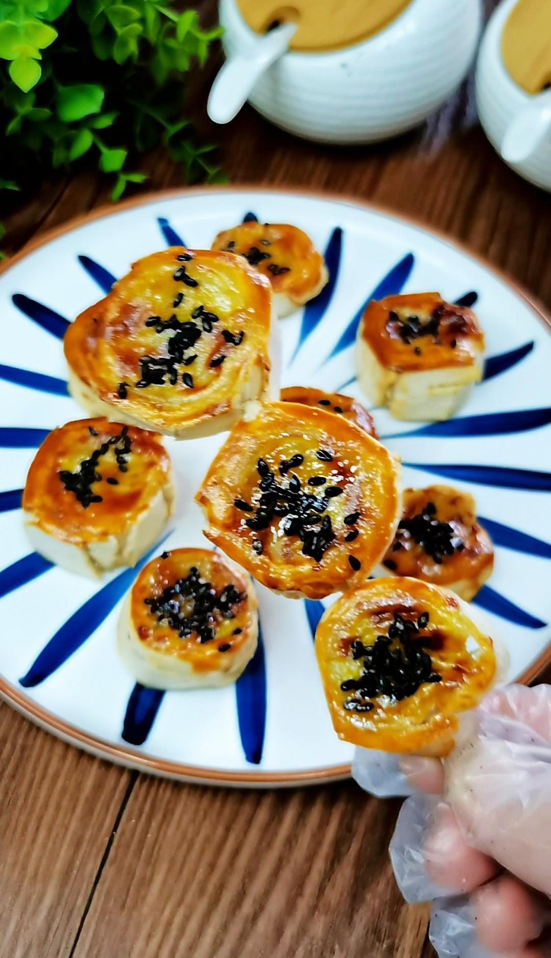 万能手抓饼系列
 豆沙扭扭酥 附细节视频详解