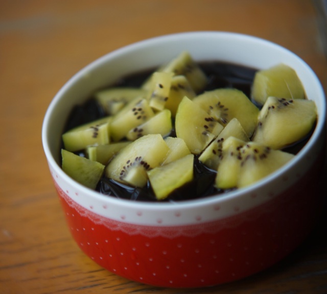 蜜桂花黄桃龟苓膏