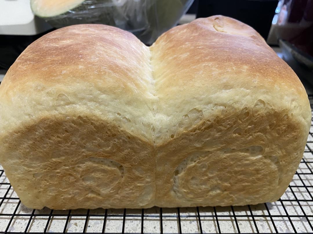 用烤箱自己做面包--手工牛奶吐司面包