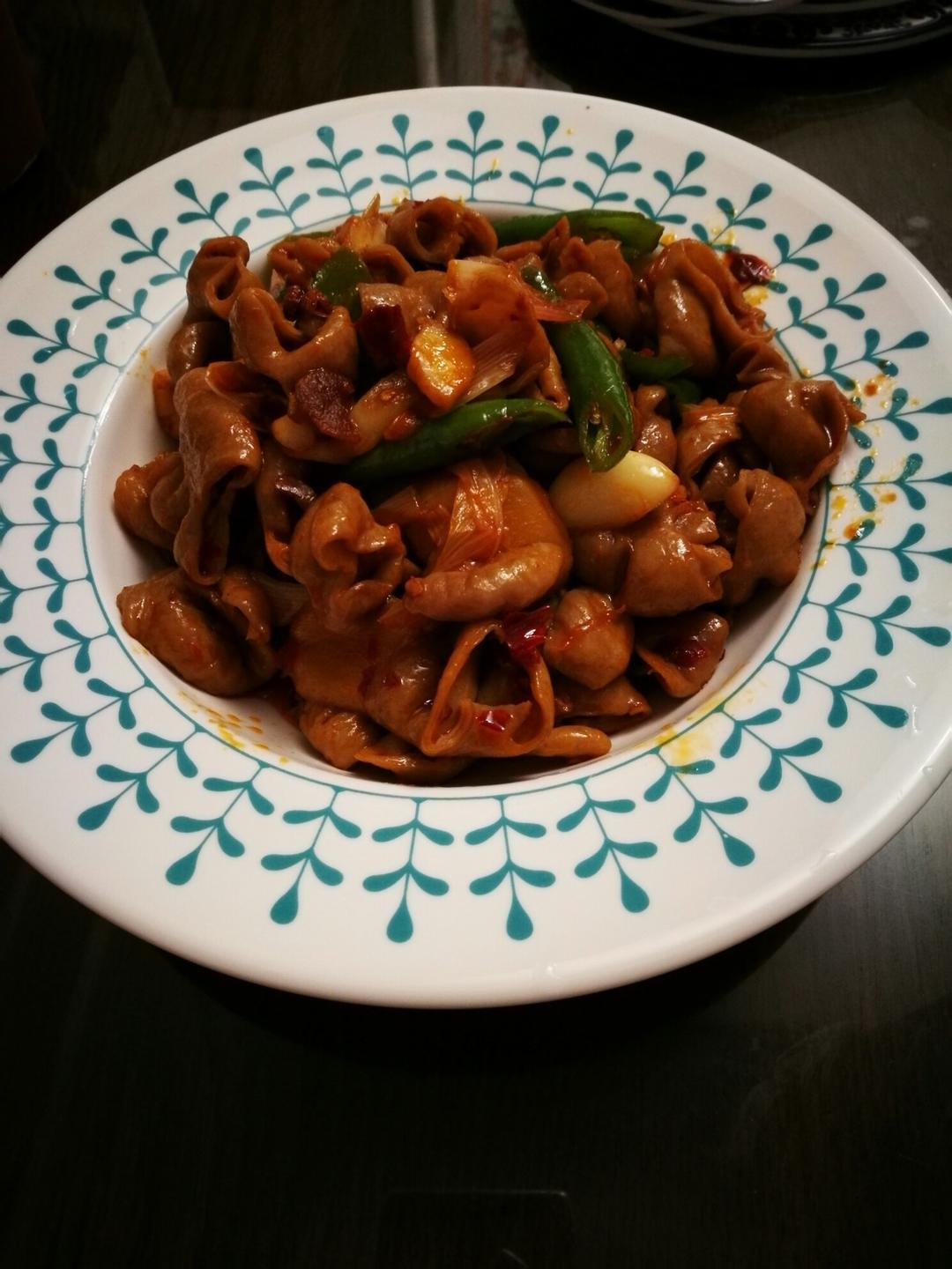 好吃到爆火爆肥肠