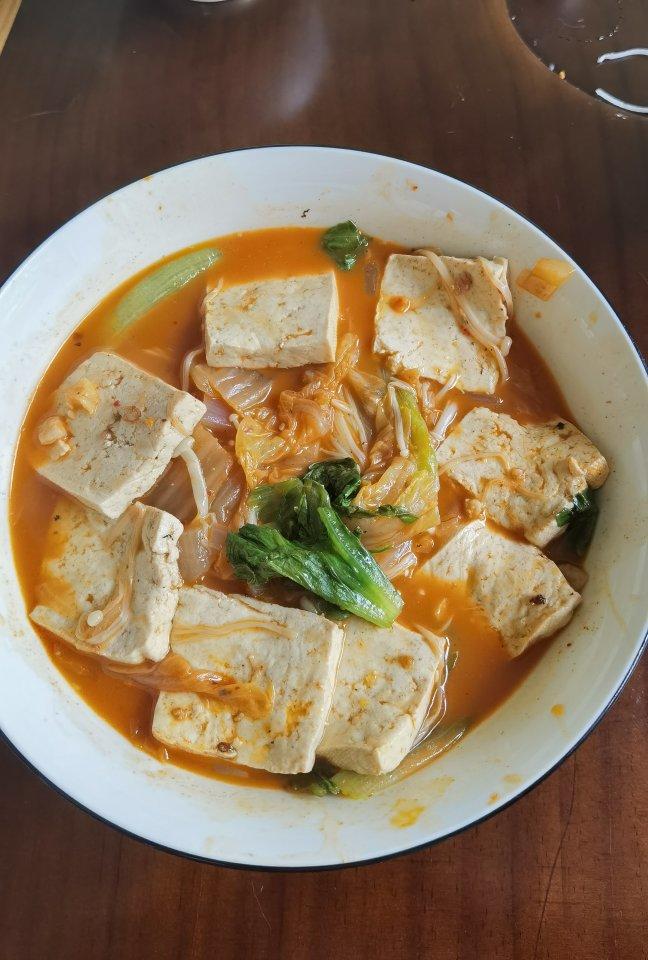 韩式泡菜豆腐锅/辣白菜豆腐汤