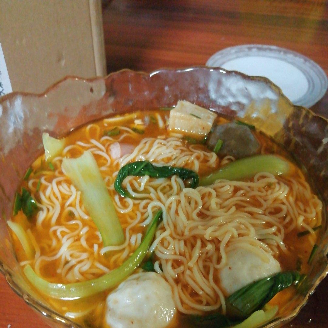 🔥好吃到一滴汤汁都不能放过～酸汤泡面