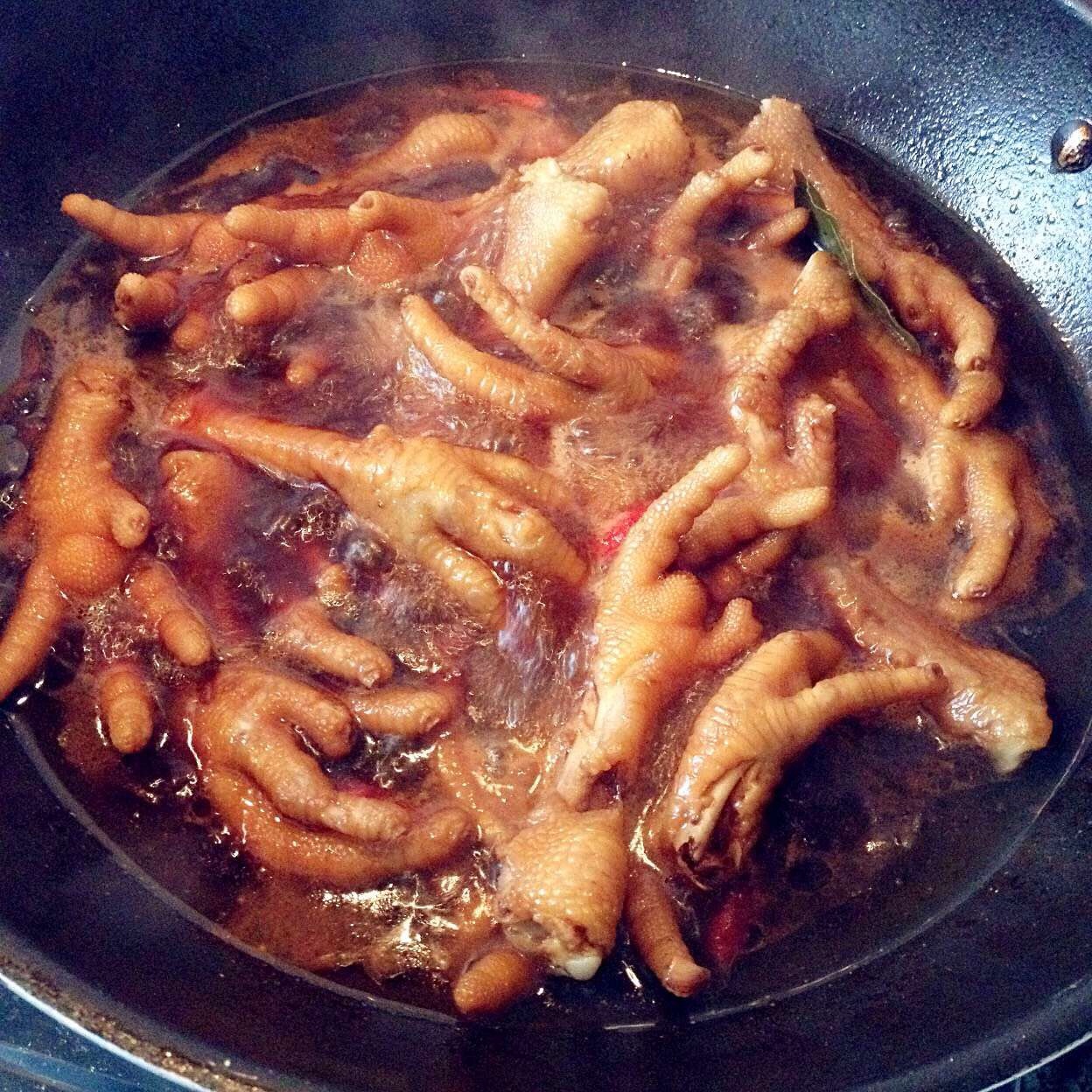 卤鸡脚